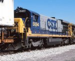 CSXT 5894 on R135